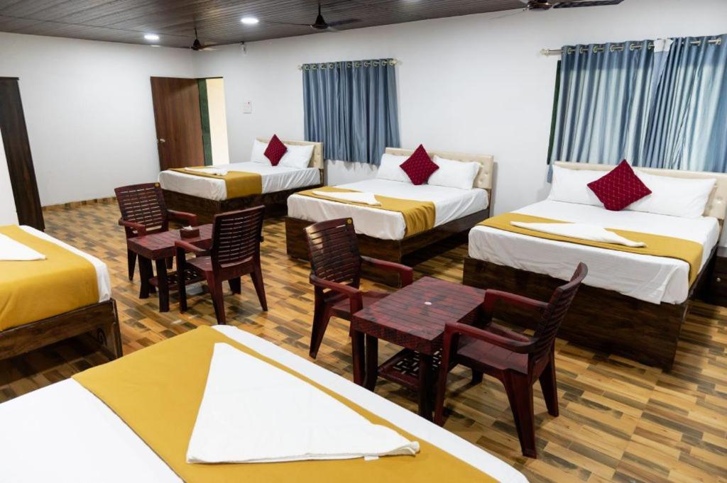 Mangozzz Magical World Hotel Панвел Екстериор снимка