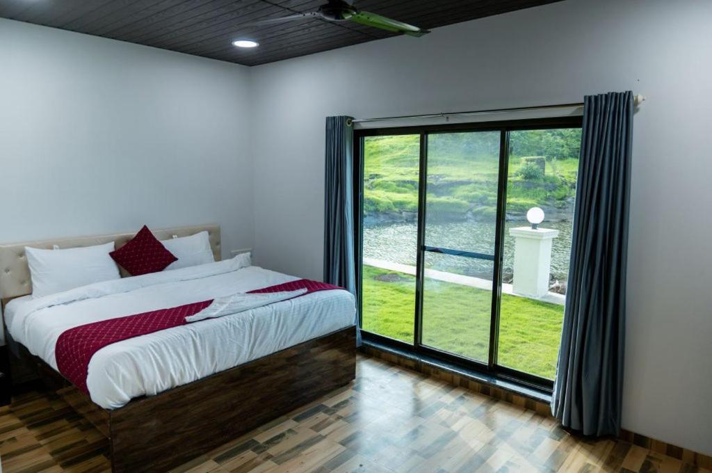 Mangozzz Magical World Hotel Панвел Екстериор снимка