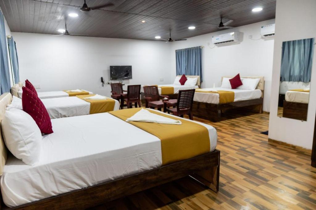 Mangozzz Magical World Hotel Панвел Екстериор снимка