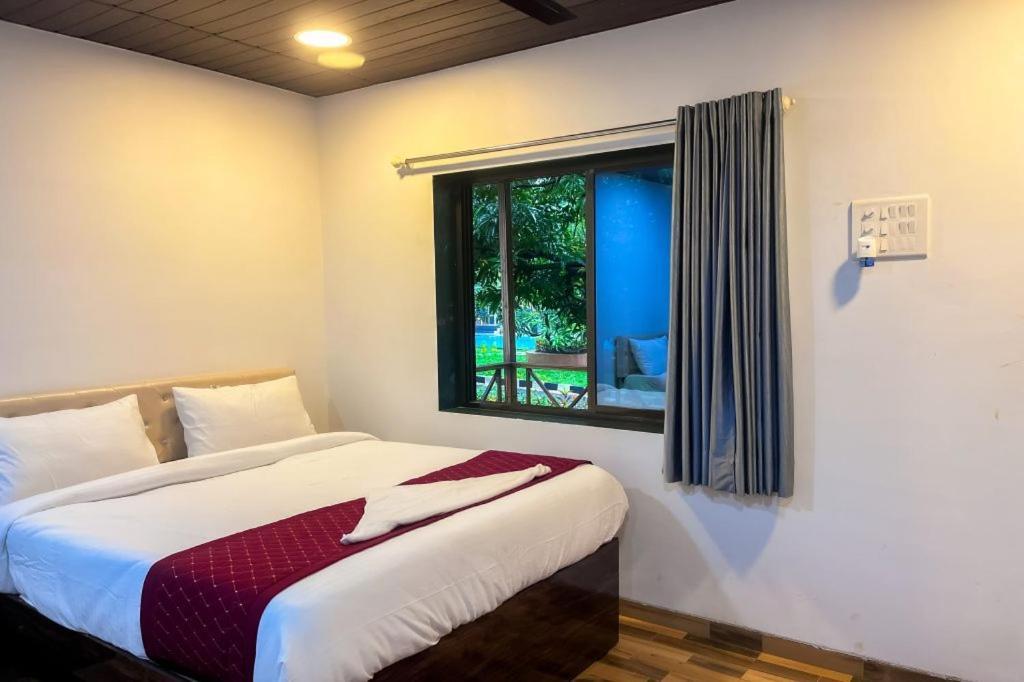 Mangozzz Magical World Hotel Панвел Екстериор снимка